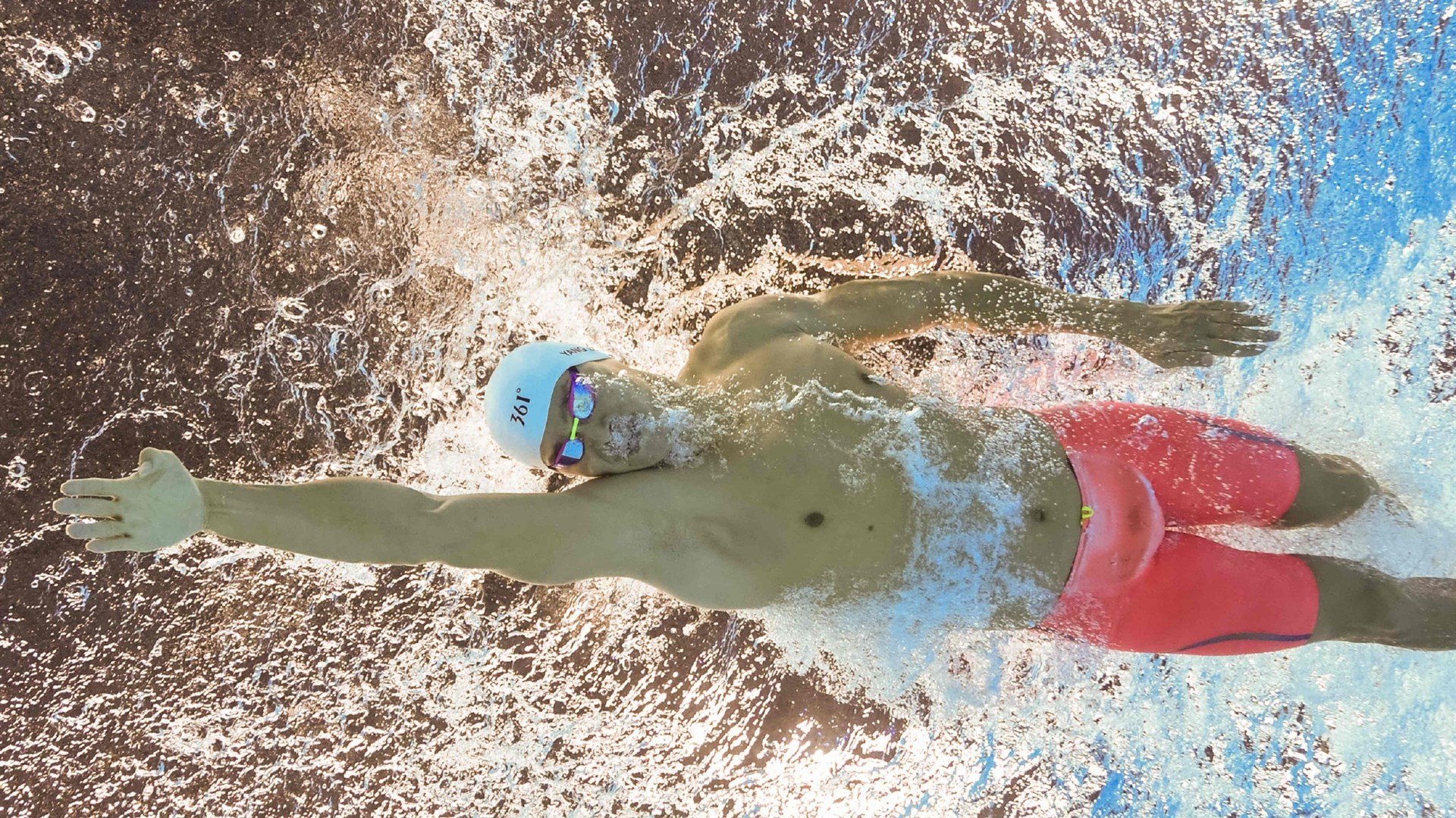 德国仰泳选手对位意大利劲敌，仰泳国际比赛视频