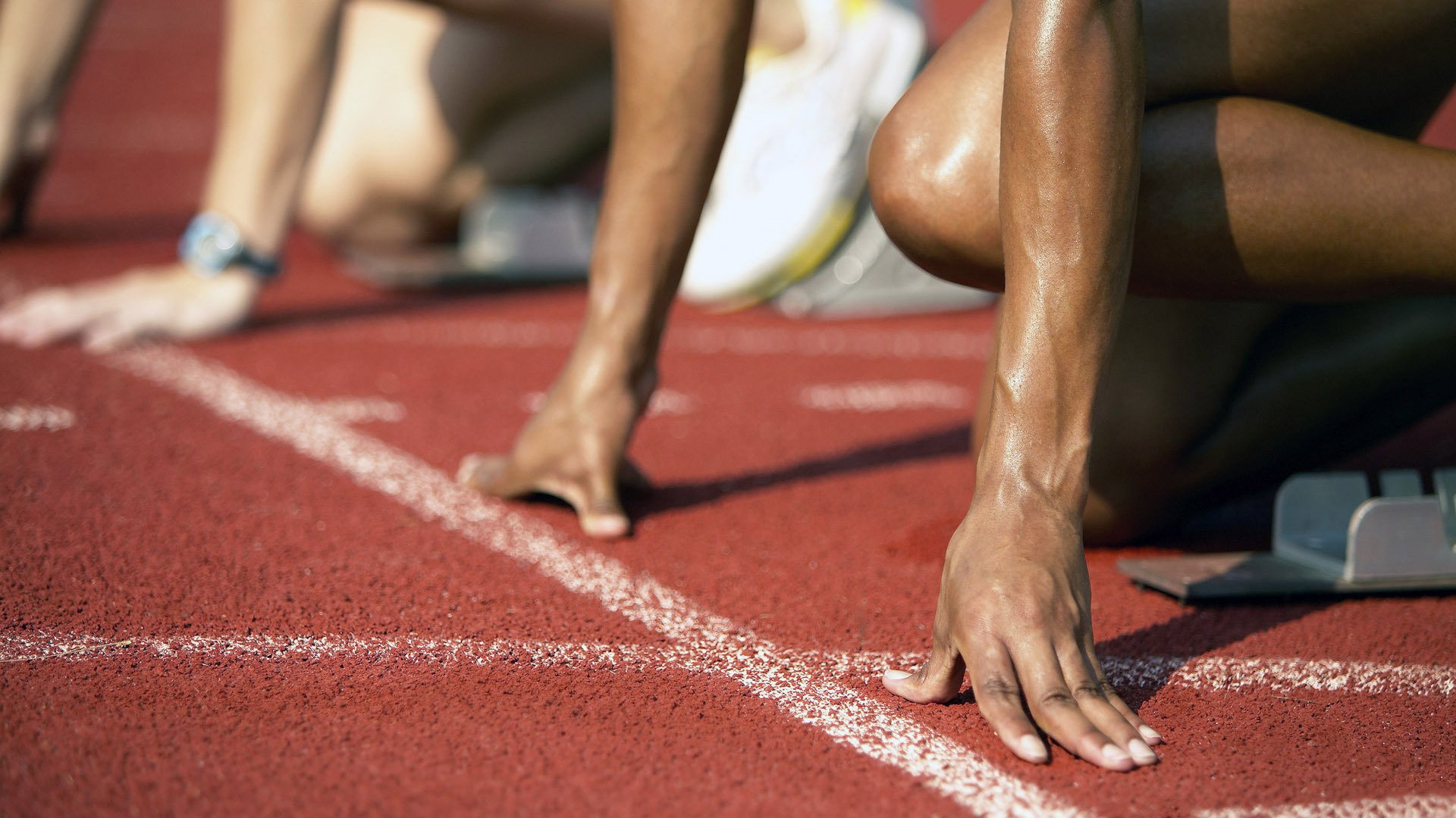 林丹指导青少年训练亲自示范动作，林丹发力